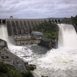 Abengoa, Acciona y ACS pasan al ataque en defensa de las renovables