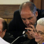 La sala escucha cómo Camps y su mujer agradecen "detallitos" a 'El Bigotes'.