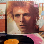 David Bowie en el 2002: "La música  va a ser como el agua corriente o la electricidad" (ENG)