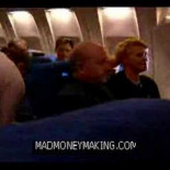 Como librarse de un niño que molesta en un avión (Humor)