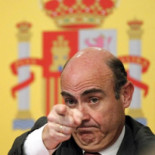 El Gobierno aumenta de 9000 a 15 000 millones los recursos del fondo para ayudar a los bancos