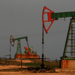 ¿Cuánto petróleo hace falta para extraer un barril de petróleo?