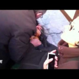 Chica con la cabeza abierta aporreada por la policia se desmaya en las protestas de Valencia