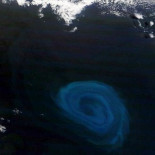 [ENG] Una tormenta submarina vista desde el espacio