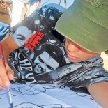 "¡No soy de Anonymous, soy militante comunista!"