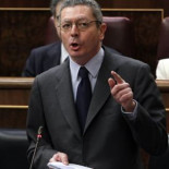 Gallardón: "Hay una violencia de género estructural que obliga a abortar"