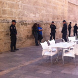 Dos compañeros de Ca Revolta retenidos por la policía (Val)