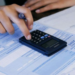 España recauda un 2,7% menos de IRPF, un 9,8% menos de IVA y un 7% menos por carburantes