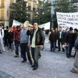 Los parados exigen a los bancos la retirada de las "comisiones por descubierto"