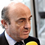 De Guindos propone el pago progresivo en sanidad "para mantener la calidad del sistema"