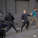 La Comisión Europea prohibió el año pasado a la Ertzaintza utilizar pelotas de goma