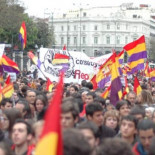 Madrid se torna republicana bajo la lluvia: "Juan Carlos, mangante, deja al elefante"