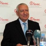 Los constructores piden recortes en sanidad, educación y servicios sociales