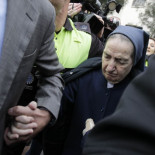 El juez descubre que "sor María" falseó la inscripción en el registro de un bebé robado