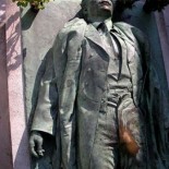 Historia de una estatua de brillante entrepierna