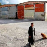 15 toneladas de cadáveres de animales almacenadas  en dos naves industriales