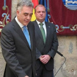 Dimite el consejero extremeño de Salud por tener consulta privada en Portugal