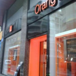 Orange es multada con 50.000 euros por emitir cargos a la libreta de un niño de 10 años