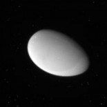 Cassini fotografía por primera vez a Metone, la luna con forma de "huevo" de Saturno (ING)