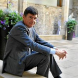 Manuel Pimentel: «Sobra la mitad de la gente que sólo vive y cobra de la política»