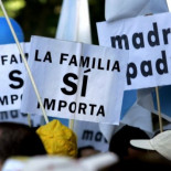 Un foro ultraconservador llama al regreso de la mujer al hogar