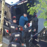 Los Mossos abren pesquisas internas por la grabación casera de una agresión de un agente a un joven el 1 de mayo