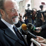 León de la Riva: "El que quiera cambios de sexo o trasplantes de cerebro que lo pague"