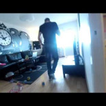 El juego del escondite desde el punto de vista de una niña de 2 años