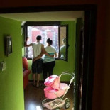 "Cenamos leche, pero a ella no le falta nada"