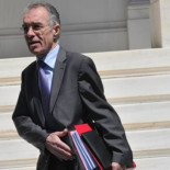 Se dispone a dimitir el ministro de economía griego Vassilis Rapanos