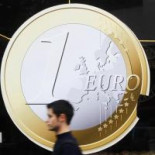 Bruselas presiona a España para que se comprometa a subir el IVA el 9 de julio