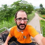 “Cuando te alejas de las rutas turísticas, la gente tiene más interés en ti que en tu dinero”