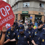 "Qué guapu ye desahuciar a un bebé"
