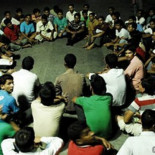 Los chicos que acuden a la estación de tren... a estudiar