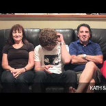 Chico gasta una broma con una peluca de su propio pelo [ENG]