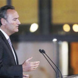 Diez diputados valencianos del PP amenazan con dejar caer a Fabra