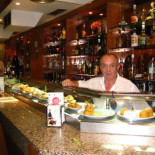 Tengo que despedir a dos trabajadores (propietario de un bar)