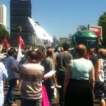 Funcionarios de varios ministerios cortan la Castellana contra los recortes de Rajoy