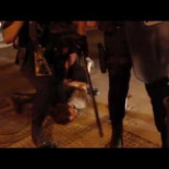 "¿Dónde está escrito que yo no pueda poner mi mano delante de tu cámara?"