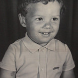 Desheredado por buscar a sus padres biológicos tras saber que era un niño robado