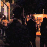 Antonio López Cantos, Concejal de Almansa (AB), "saludando" a ciudadanos que protestan por Hospital Público