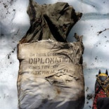 Hallan en el Mont Blanc una bolsa de correo diplomático de India perdida hace 46 años [ENG]