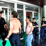 Impiden el paso de directores con camiseta verde en una reunión con la Consejera de Educación de Aragón