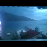 Rayo golpeando el mar