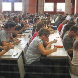 Indignación entre los alumnos de Derecho al autorizarse clases de casi 800 estudiantes