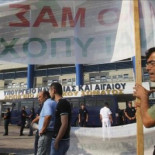 Los policías griegos dicen que no reprimirán más protestas de trabajadores