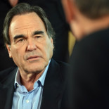 Oliver Stone quiere ver a Aznar en el Tribunal de la Haya