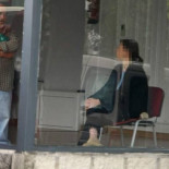 Un año de cárcel para los empresarios que ‘exhibían’ a una empleada en el escaparate