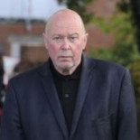 Policía utiliza un Taser contra una persona ciega tras confundir su bastón con una espada Samurai[ENG]