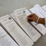 Los Piratas de Cataluña desembarcan en la Junta Electoral con miles de avales